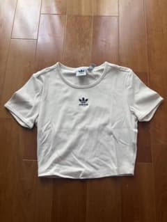 adidasTシャツのサムネイル