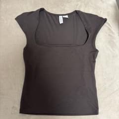 H&M タイトフィット ブラウンTシャツ XSのサムネイル