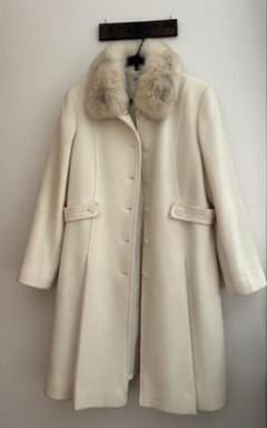 ブルーフォックス　ファー付きホワイトロングコート
