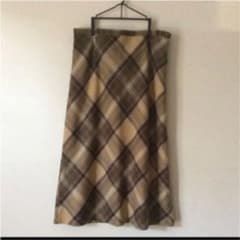 チェックのロングスカートのサムネイル