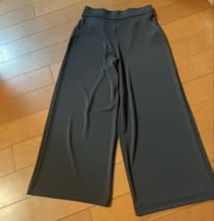 グレー ワイドパンツ 伸縮性ウエストのサムネイル