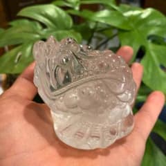 開運!【銭蛙】天然石ヒマラヤ水晶 彫刻 カエル 金運のサムネイル