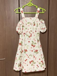 さくらんぼとお花のワンピースのサムネイル