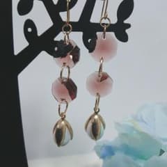 しずくピアス  ハンドメイドピアスのサムネイル