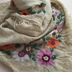 ファリエロサルティー 刺繍ストールのサムネイル