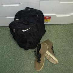 ナイキの鞄とvansの靴のサムネイル