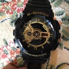 Gショック 黒×ゴールド      値下げオッケー！！のサムネイル