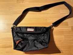 HUNTER ブラックショルダーバッグのサムネイル