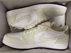 NIKE AIR JORDAN 1 LOW OG GHOST GREENのサムネイル