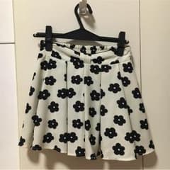 あいこふぁん様専用 花柄スカートのサムネイル