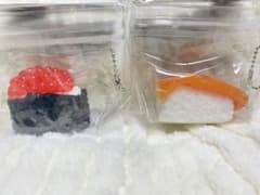 お寿司　スクイーズ　サーモン　いくら　2点セットのサムネイル
