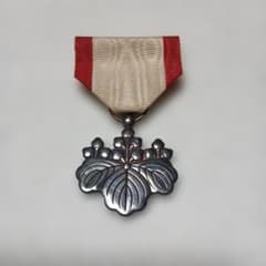 純銀】勲章 勲八等白色桐葉章 共箱無し 旧日本軍 コレクション 現状品