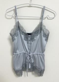 完売品 ZARA レースサテンキャミソール XS パステルブルー 新品☆ZARAのレースサテンキャミソール☆XS☆パステルブルー色☆完売 トップス