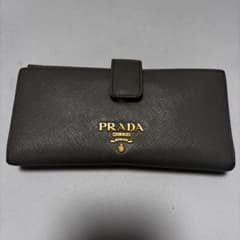 PRADA ブラックレザー 長財布 サフィアーノのサムネイル