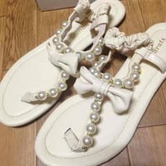 Million Carats パール付サンダルのサムネイル