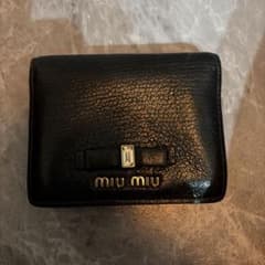 正規品　miu miu 二つ折り財布 ブラックのサムネイル