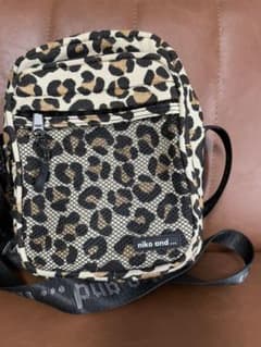 レオパード柄ショルダーバックのサムネイル