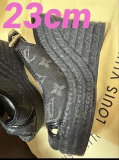 Louis Vuitton ブラックウェッジサンダルのサムネイル
