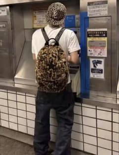 ヒョウ柄 ファー リュック バックパック スタッズ 星のサムネイル