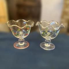 ヴィンテージ ガラス パフェグラス脚付き 花柄 2客セット　美品のサムネイル