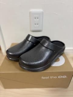 OOFOS Women's OOcloog Luxe Black 23cmのサムネイル