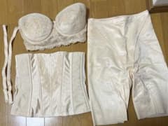 FOUR SIS & CO. ブライダルインナー　セットのサムネイル