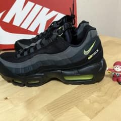 26 海外限定 Nike Air Max 95 Grey Voltのサムネイル