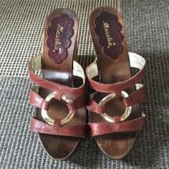 ☆*:SALE.:*☆ゴールド金具付きサンダルのサムネイル