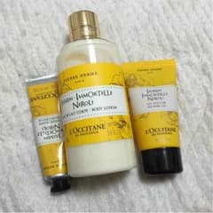 ロクシタン ハンドクリーム、ボディークリーム、シャワージェルのサムネイル