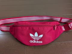 adidasボディーバッグのサムネイル