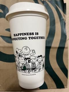 スタバ　PEANUTSコラボカップのサムネイル