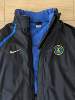 インテル 中綿ジャケットNIKE ナイキ ワッペン サイズM 黒x青 インテル 中綿ジャケットNIKE ナイキ ワッペン サイズM 黒x青 - メルカリ