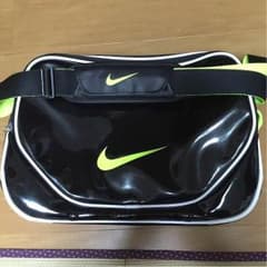 ナイキエナメルバッグのサムネイル