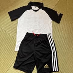 adidas サッカーウェア上下セット　白黒 サイズ140のサムネイル