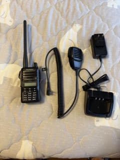 YAESU FT-65 デュアルバンドトランシーバーのサムネイル