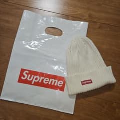 u*8様 Supreme シュプリーム ニット帽 ビーニー ホワイト　ショップ袋のサムネイル