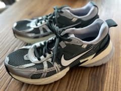 NIKE スニーカー V2K RUN グリーン シルバー メッシュ 25.5cm - メルカリ