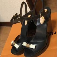 値下げしました！フルラ サンダルのサムネイル