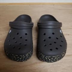 クロックス　サンダル　23cm ブラウン&ヒョウ柄のサムネイル