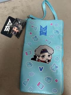 BTS TinyTAN V ポーチのサムネイル