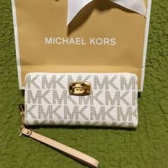 SOLD 新品 マイケル コース 長財布のサムネイル