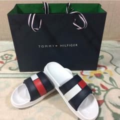 入手困難❗️トミーヒルフィガー サンダルのサムネイル