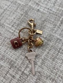 【ハワイ限定】COACH キーホルダー ハート 鍵 チャームのサムネイル
