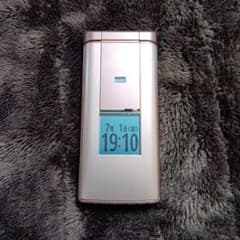 au KYF32のサムネイル