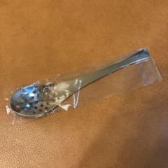 穴あきスプーンのサムネイル