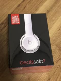 新品未開封！ beats solo2 ヘッドフォン 白 ホワイトのサムネイル