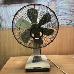 当時物　Toshiba扇風機ロータリーベース　昭和物 TOSHIBA 東芝 ロータリーベース 6枚羽 60's 〜70's 昭和レトロ - メルカリ