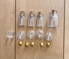 ハンドメイド用 ミニガラス瓶とゴールドパーツセットのサムネイル