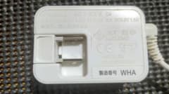docomo純正ACアダプター（充電ケーブル）のサムネイル