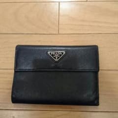 ☆プラダ折り財布☆のサムネイル